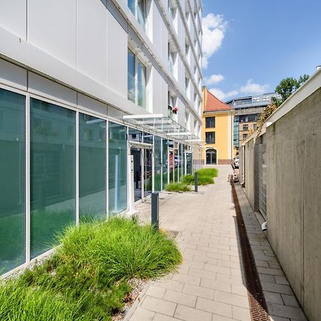 Elegant Apartment With Balcony By The Oder River In Wroclaw By Renters Prestige Екстериор снимка