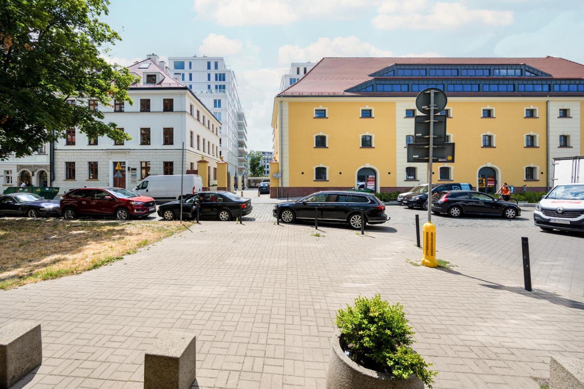 Elegant Apartment With Balcony By The Oder River In Wroclaw By Renters Prestige Екстериор снимка